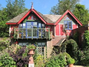 Romantic Folly for 2 on a Country Estate with Tennis and Pool near Dittisham, Devon, England